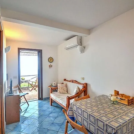 Sleeps 2 Air Con Wifi Villa