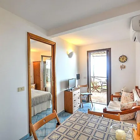 Sleeps 2 Air Con Wifi Praiano
